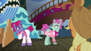 Trainer ponies angrily point at each other S6E20