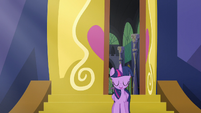 Twilight breathes out while walking down stairs S5E22