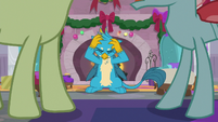 Gallus covering his ears S8E16