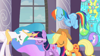 Twilight, Applejack and Rainbow Dash bowing before Celestia S02E01