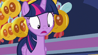 Twilight Sparkle looks shocked at Flurry Heart S7E3