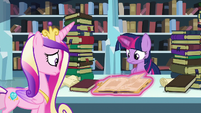 Twilight reads through the tome S6E2