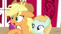 Applejack "Granny Smith, hang on!" S7E14