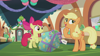 Applejack "only Pinkie Pie could hide a present" S5E20