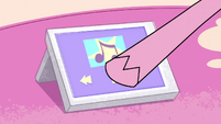 Pinkie Pie playing music on her tablet PLS1E11b