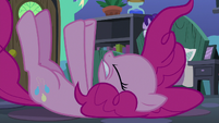 Pinkie Pie throwing herself at the floor S8E3