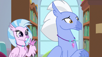 Silverstream waving happily to Big Mac S9E20