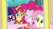 Photo of the girls on Pinkie's phone EGDS17