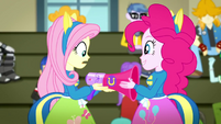 Pinkie Pie gives Fluttershy her megaphone SS4