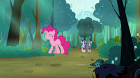 Pinkie Pie hops happily down the road S7E4