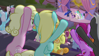 Ponies cheering for the sunrise S9E17