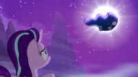 Princess Luna being pulled out of the dream S6E25
