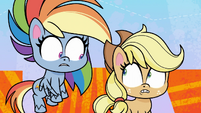 Rainbow and Applejack look at each other PLS1E4a