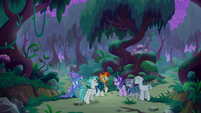 Starlight's friends shocked by Mudbriar's petrification S9E11