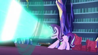 Starlight blasts Rarity with magic again S7E19.png (796 KB)