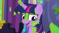 Twilight chuckles while covered in mashed peas S7E3