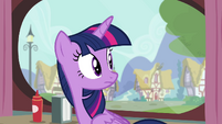 Twilight looks behind S4E15