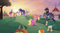 Luster waves goodbye to the Mane Six S9E26