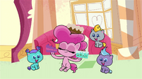 Pinkie Pie enticing foals with cake PLS1E6a