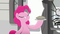 Pinkie about to taste the Hoofingtons' pie MLPRR