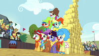 Rodeo clowns form a pyramid S5E6