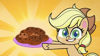 Applejack holding a plate of cookies PLS1E7b.png (854 KB)
