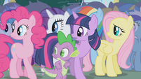 Ponies and Spike hear Applejack's voice S1E04