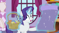 Rarity sees what the yaks are doing S5E11