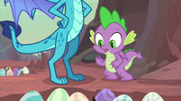 Spike looks at the shaking eggs S9E9