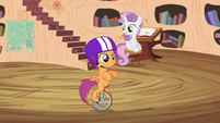 Sweetie Belle watches Scootaloo unicycle S4E15