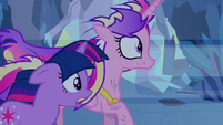 Twilight and Cadance running S2E26