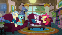 Apple Bloom and Sweetie Belle speaking with Petunia's parents S6E19