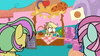 Applejack overwhelmed by customers PLS1E7b.png (913 KB)