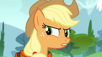 Applejack snapping at Apple Bloom S4E09