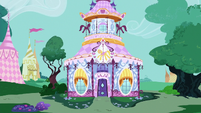 Carousel Boutique exterior at midday S7E5