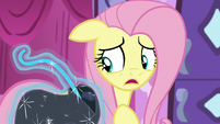 Fluttershy worries about her peripheral vision S5E21