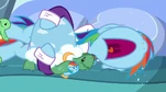 Rainbow Dash triste por tener que separarse de Tanque