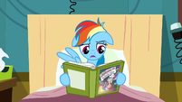 Rainbow Dash unimpressed by the book S2E16