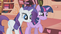 Rarity listens to Twilight's stomach rumbling S1E03