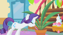 Rarity spits out the punch S1E25