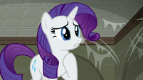Rarity touched by her friends' offer S6E9