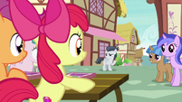 Rumble waving to the Cutie Mark Crusaders S7E21