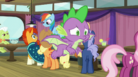 Spike flies after Twilight with worry S9E16