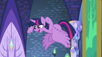 Twilight Sparkle pretends to be a bear S7E3