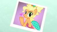 Applejack posing for photo 3 S4E13