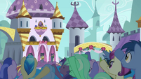 Crowd of ponies cheering for Princess Twilight S3E13