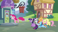 Pinkie and friends outside the furniture store S5E19