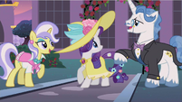 Fancy Pants greeting Rarity.