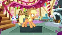 Secret trapdoor opens under Applejack S7E23