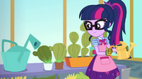 Twilight Sparkle hears the cacti start singing EGDS8